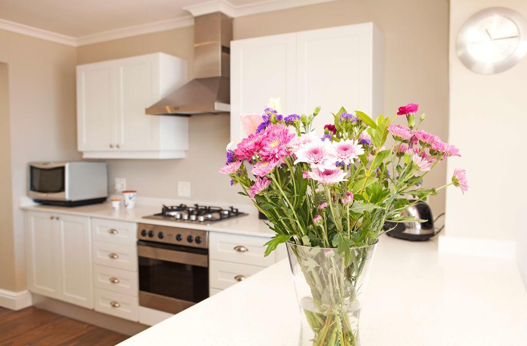 Seabreeze Luxury Two Bedroom Self Catering Penthouse Kapstaden Rum bild